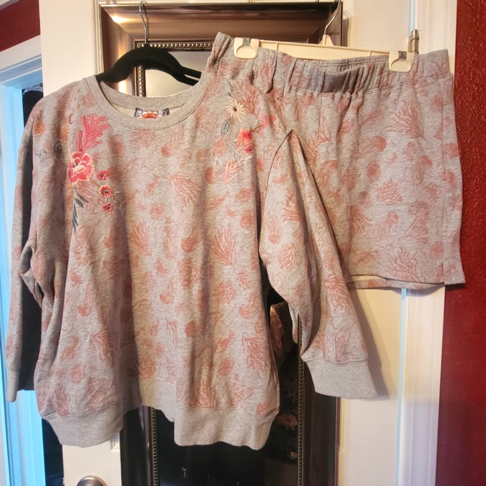Matching set Johnny Was Nautical French Terry Sweatshirt and Shorts NWOT